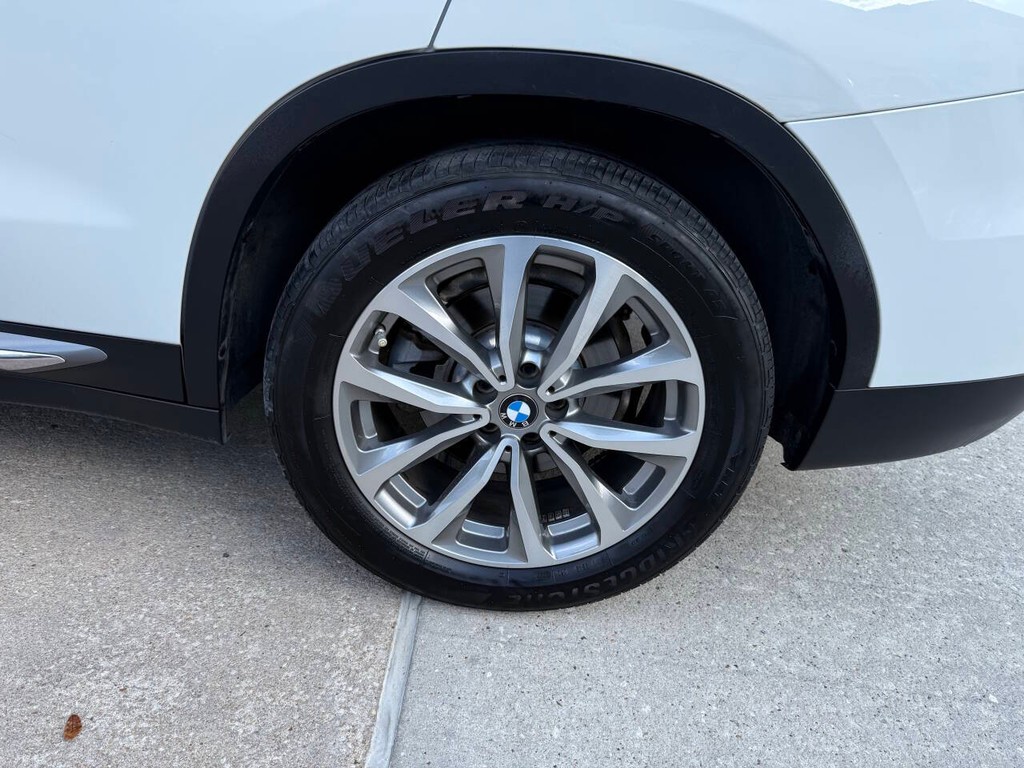 BMW X3 Vehicle Full-screen Gallery Image 38