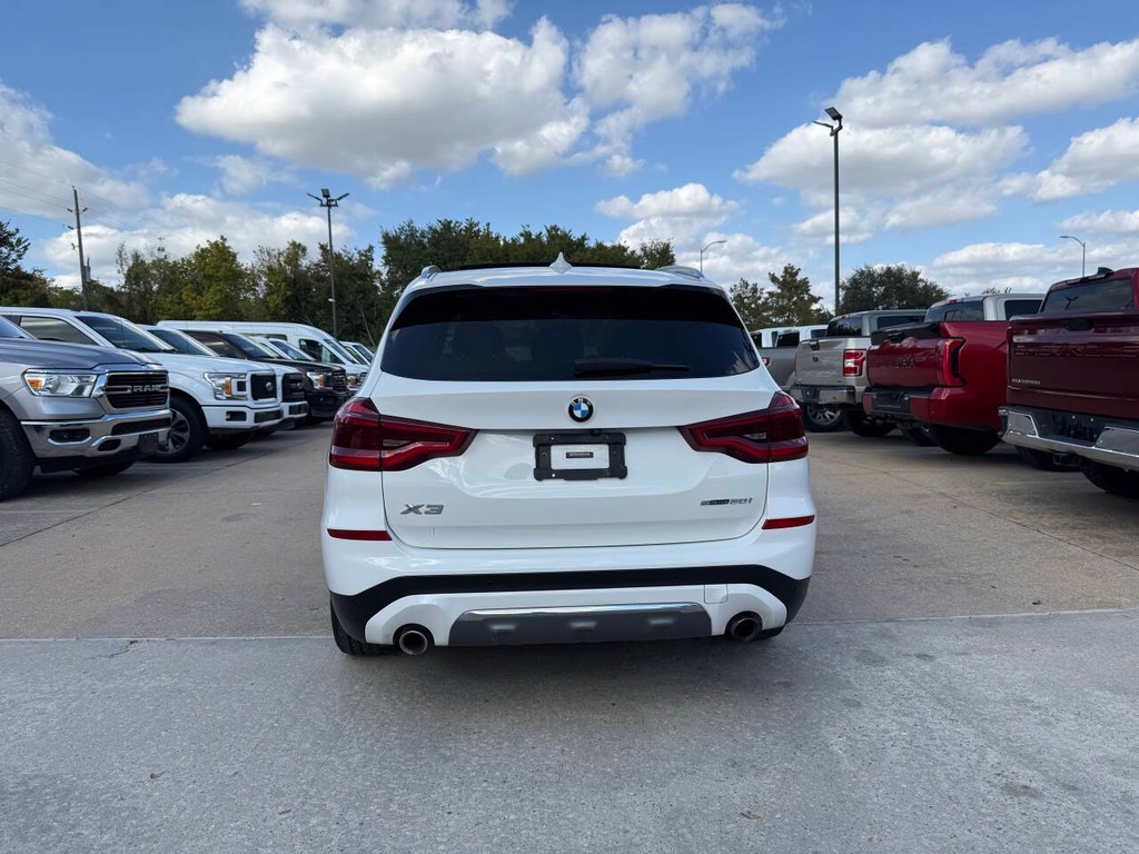 BMW X3 Vehicle Full-screen Gallery Image 42