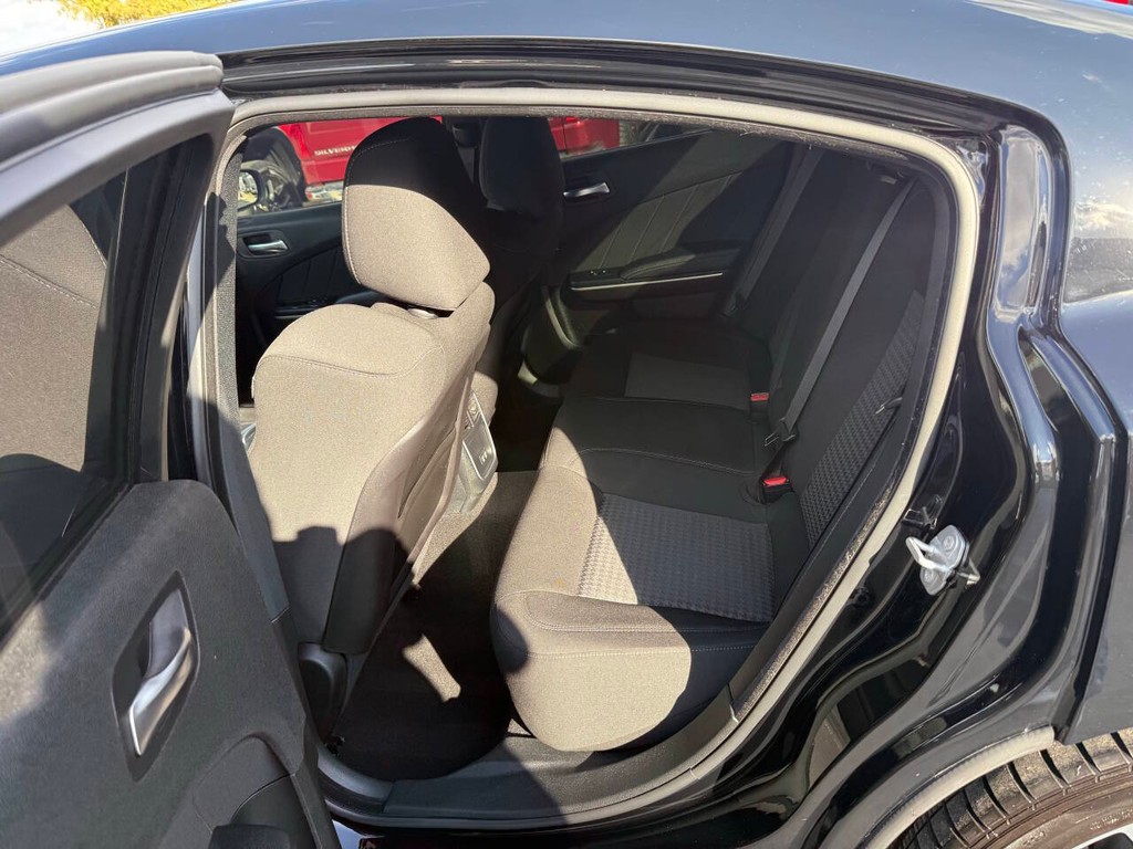 Dodge Charger Vehicle Full-screen Gallery Image 13