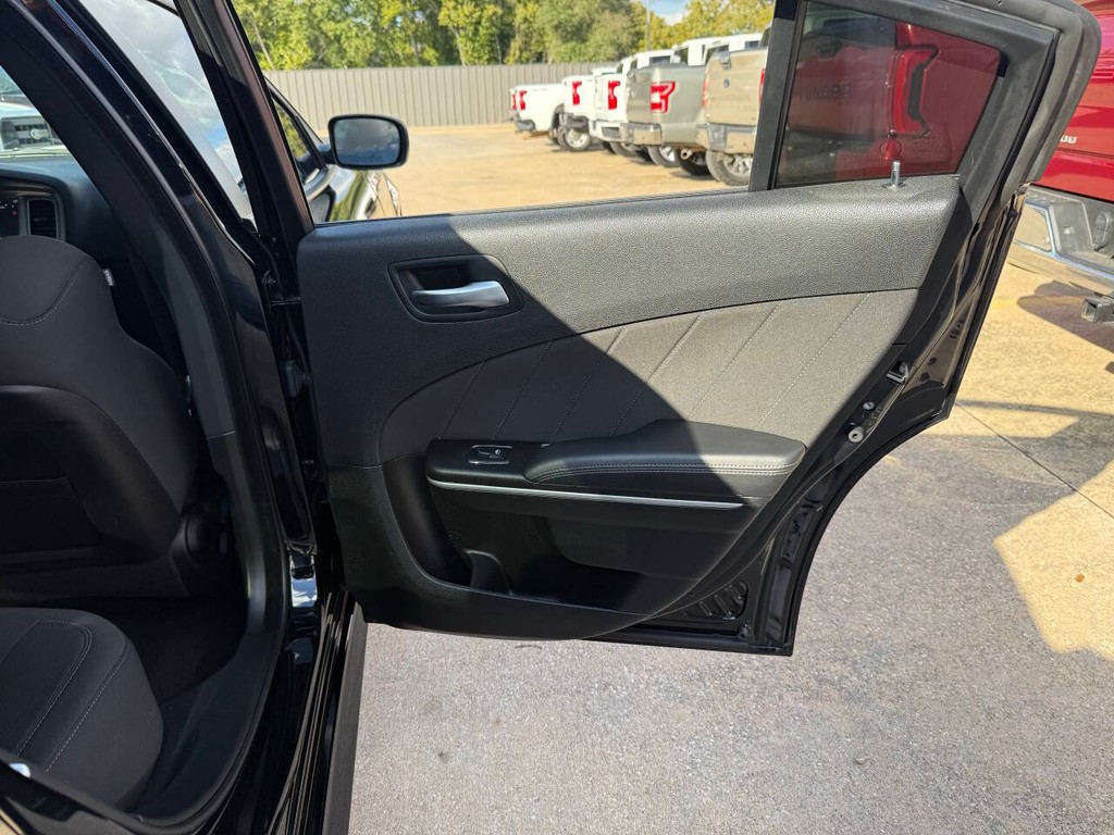 Dodge Charger Vehicle Full-screen Gallery Image 16