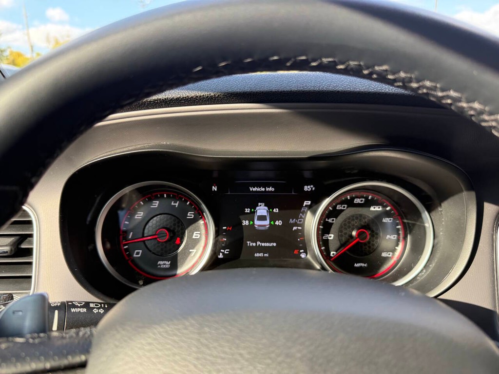 Dodge Charger Vehicle Full-screen Gallery Image 30