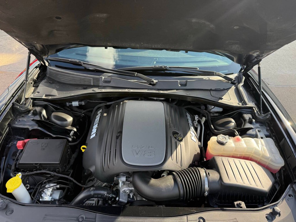 Dodge Charger Vehicle Full-screen Gallery Image 33