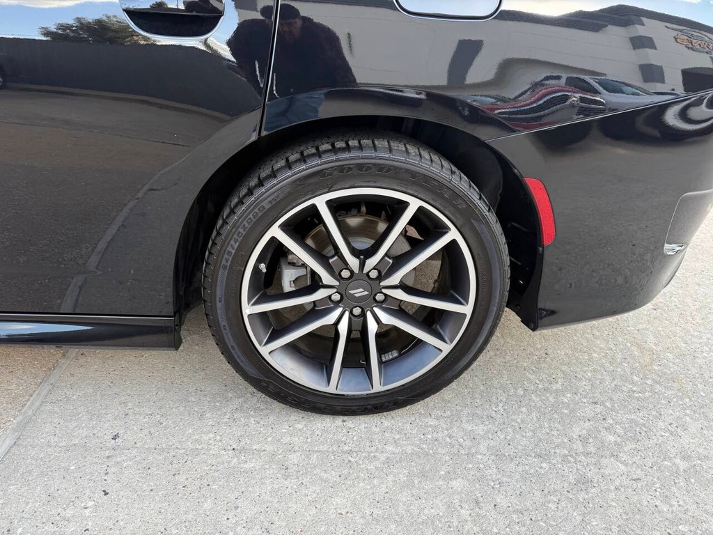 Dodge Charger Vehicle Full-screen Gallery Image 34