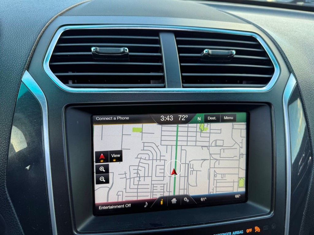 Ford Explorer Vehicle Full-screen Gallery Image 27