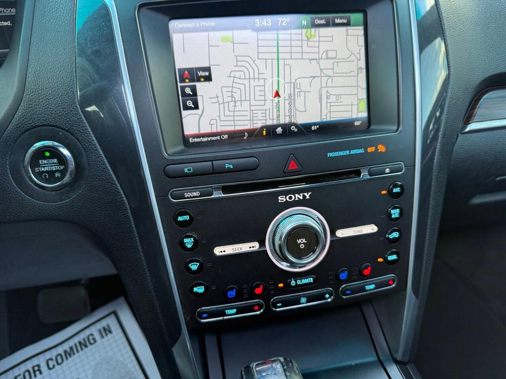 Ford Explorer Vehicle Full-screen Gallery Image 29