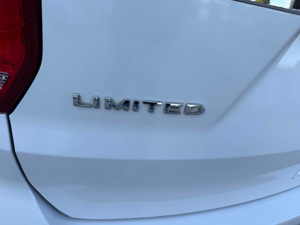 Ford Explorer Vehicle Full-screen Gallery Image 41