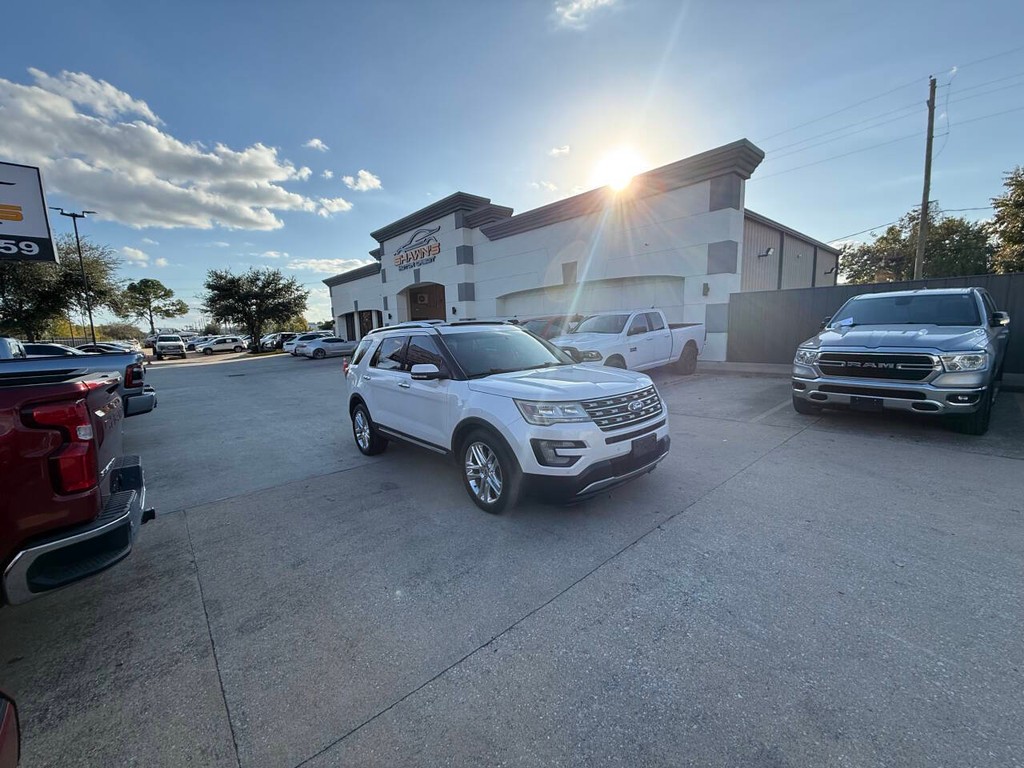 Ford Explorer Vehicle Full-screen Gallery Image 46