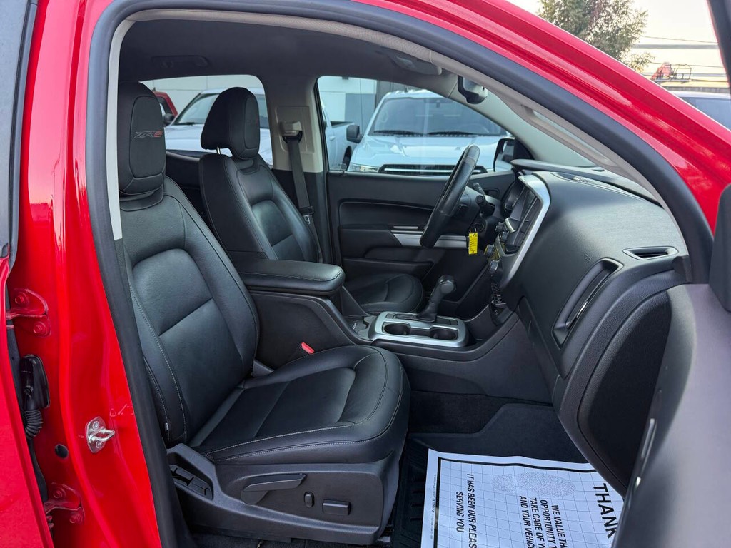 Chevrolet Colorado Vehicle Full-screen Gallery Image 10