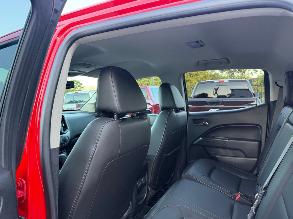 Chevrolet Colorado Vehicle Full-screen Gallery Image 12