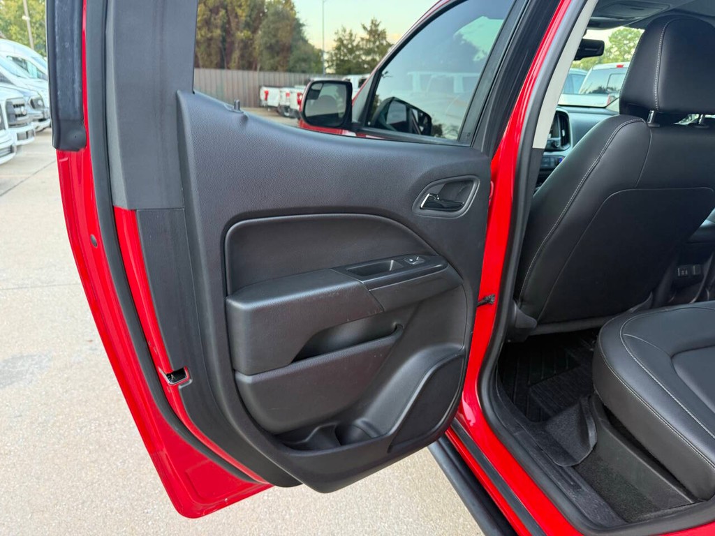 Chevrolet Colorado Vehicle Full-screen Gallery Image 14