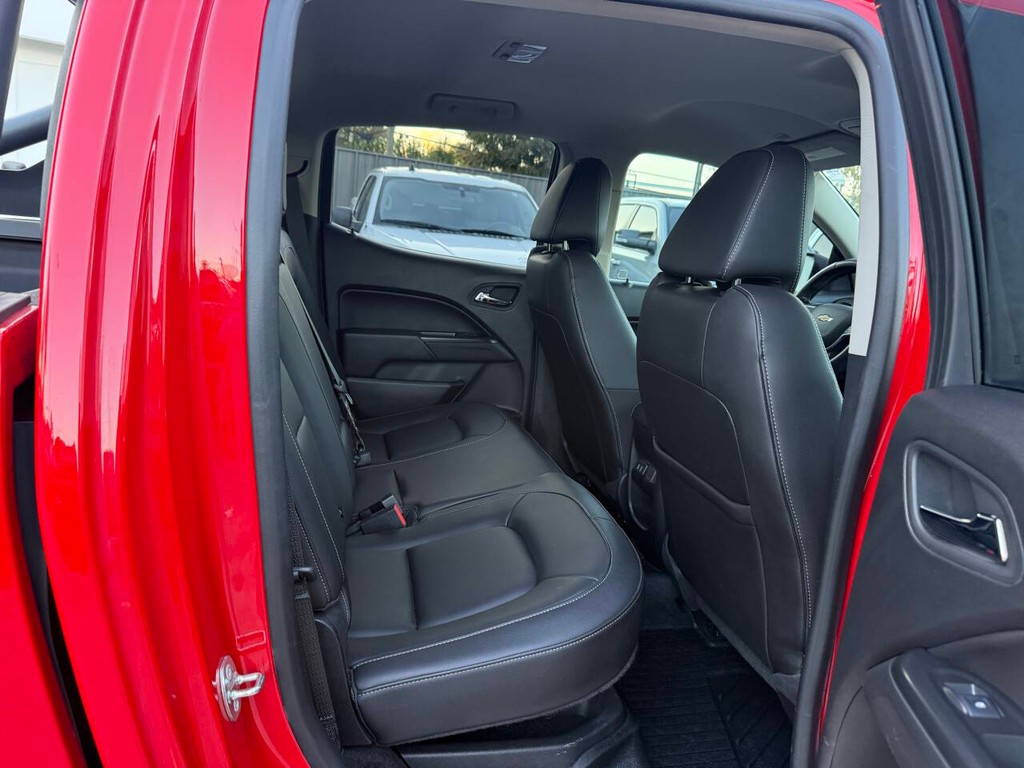 Chevrolet Colorado Vehicle Full-screen Gallery Image 15