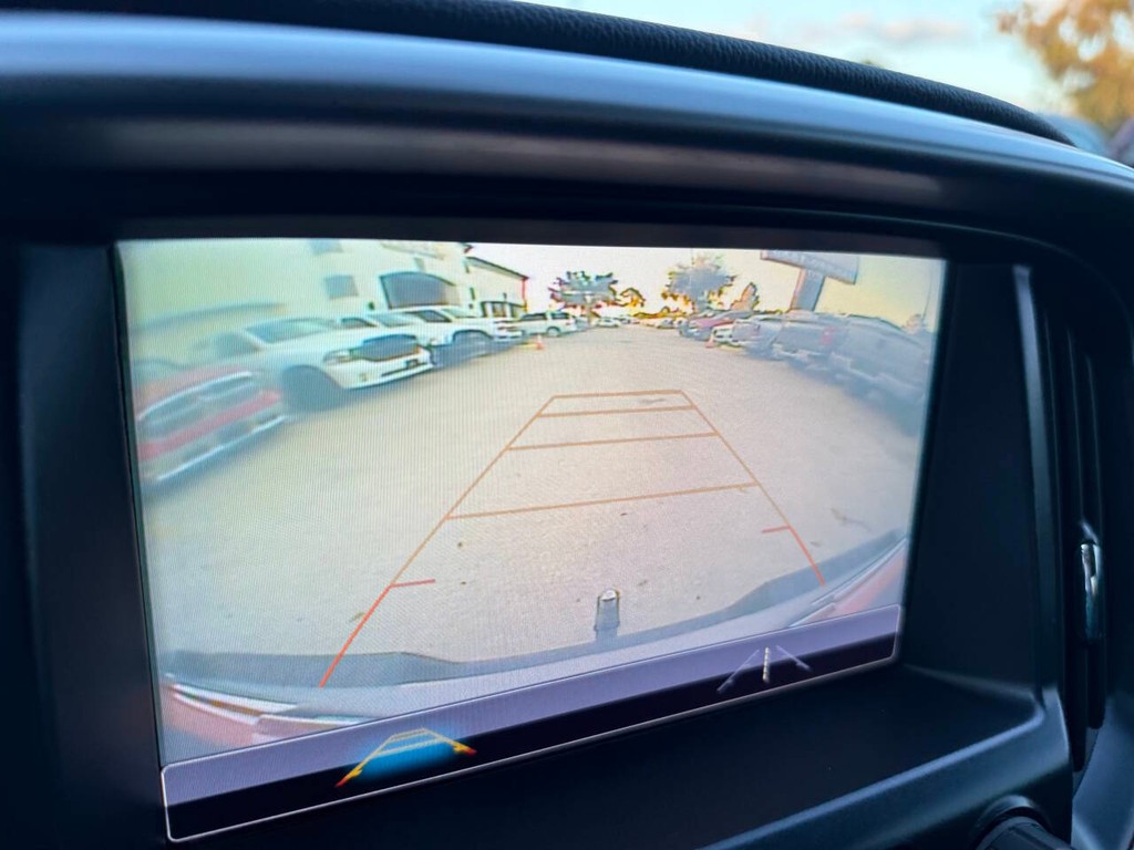 Chevrolet Colorado Vehicle Full-screen Gallery Image 22