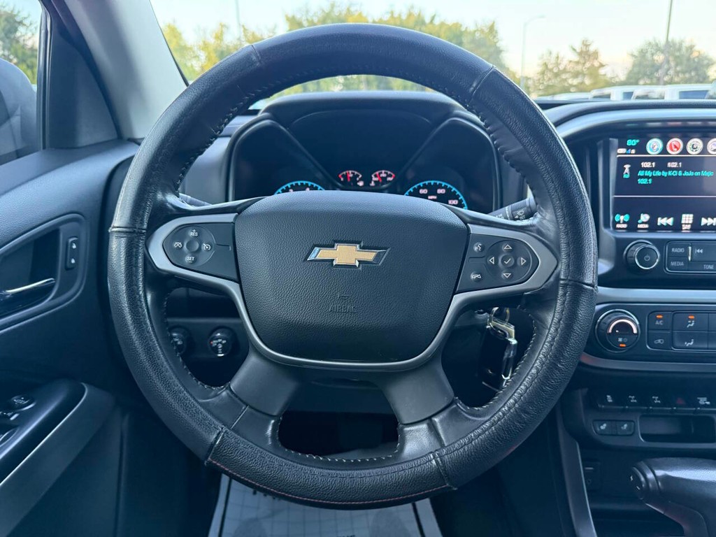 Chevrolet Colorado Vehicle Full-screen Gallery Image 24