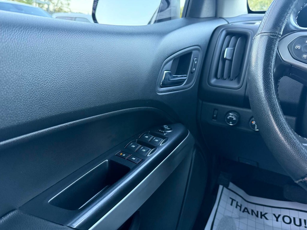 Chevrolet Colorado Vehicle Full-screen Gallery Image 28