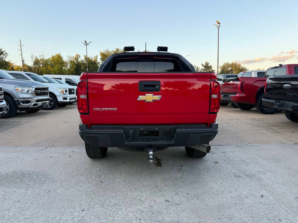 Chevrolet Colorado Vehicle Full-screen Gallery Image 35