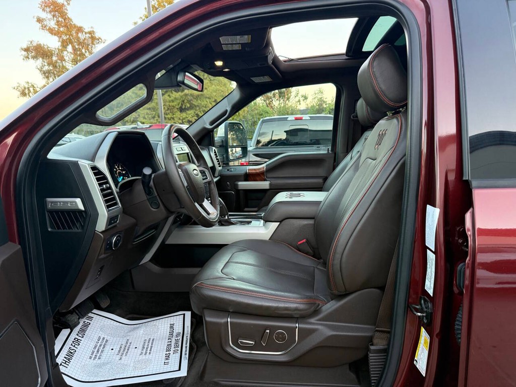 Ford F-150 Vehicle Full-screen Gallery Image 07