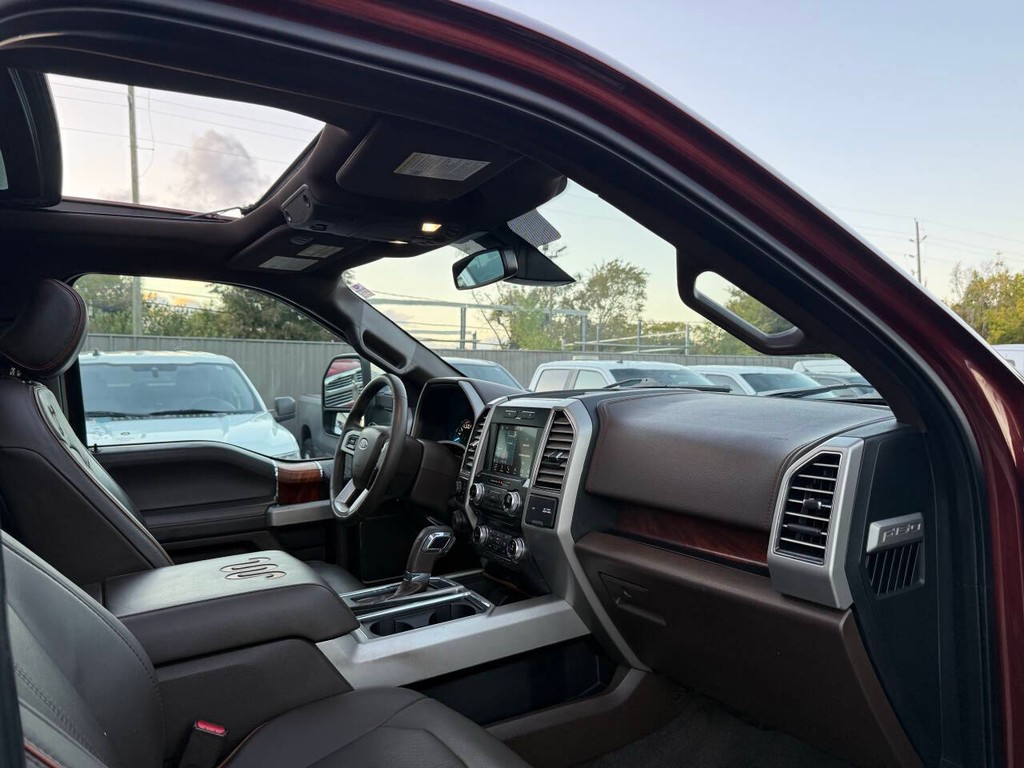 Ford F-150 Vehicle Full-screen Gallery Image 09