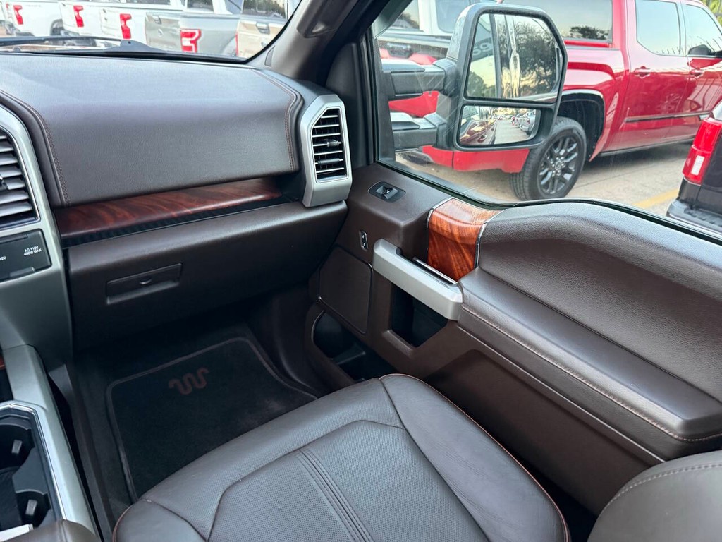 Ford F-150 Vehicle Full-screen Gallery Image 20