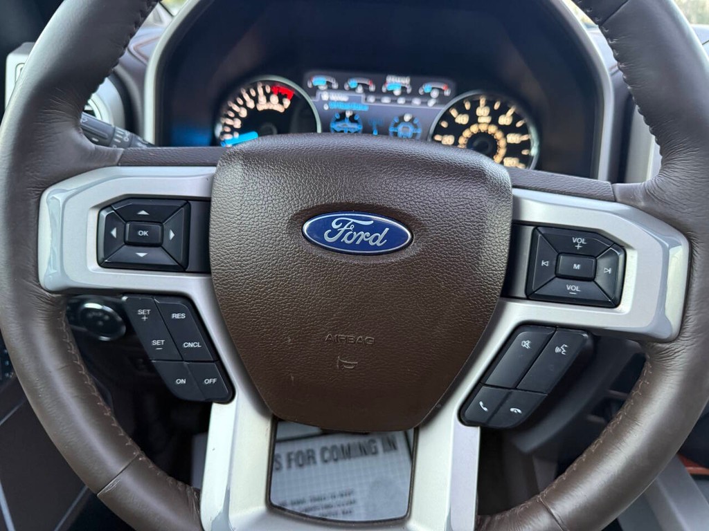 Ford F-150 Vehicle Full-screen Gallery Image 23