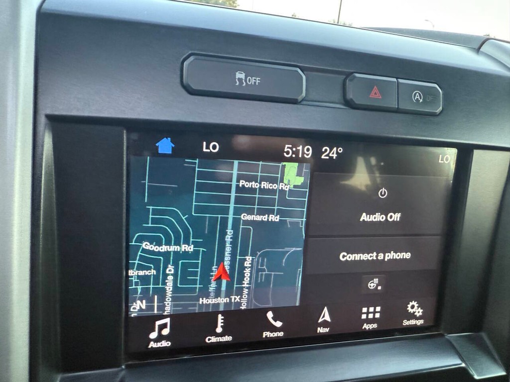 Ford F-150 Vehicle Full-screen Gallery Image 25