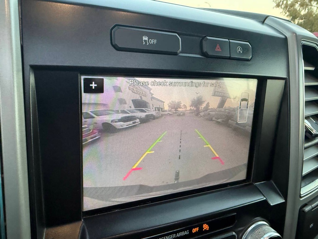 Ford F-150 Vehicle Full-screen Gallery Image 26