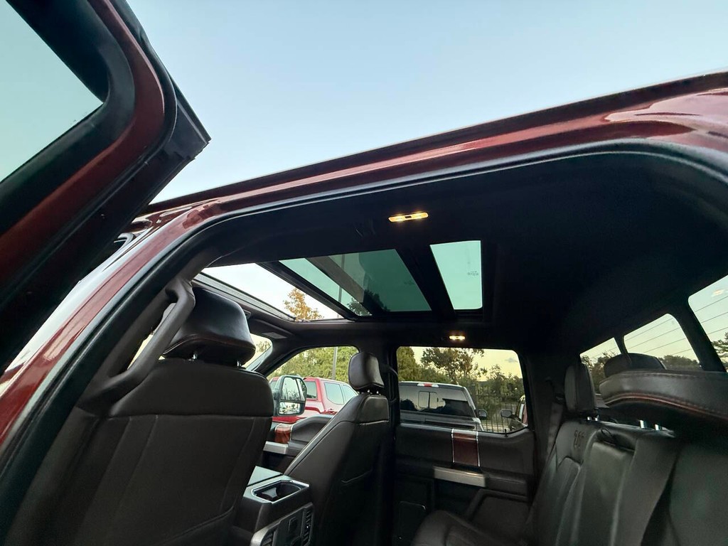 Ford F-150 Vehicle Full-screen Gallery Image 31