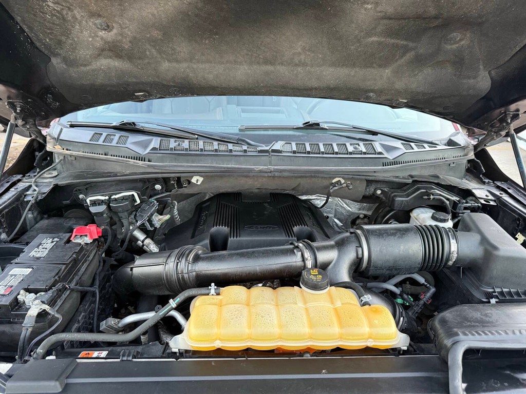 Ford F-150 Vehicle Full-screen Gallery Image 36