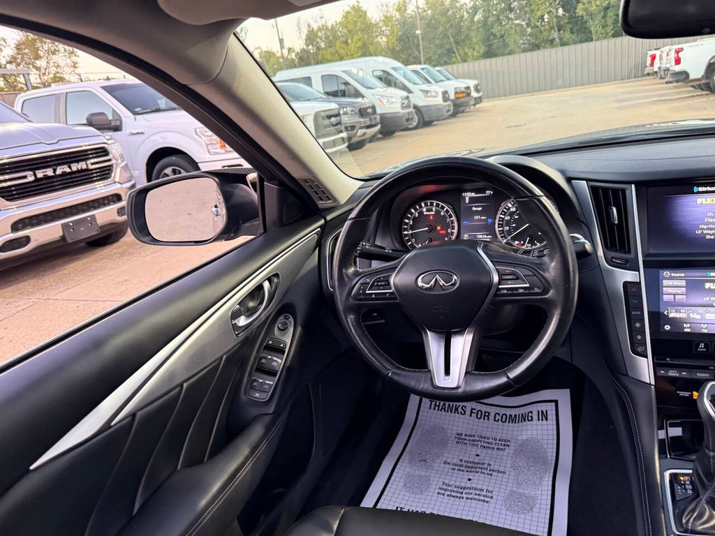 INFINITI Q50 Vehicle Full-screen Gallery Image 19