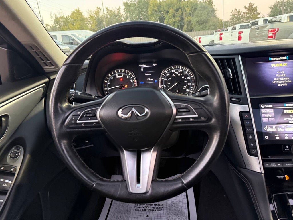 INFINITI Q50 Vehicle Full-screen Gallery Image 22