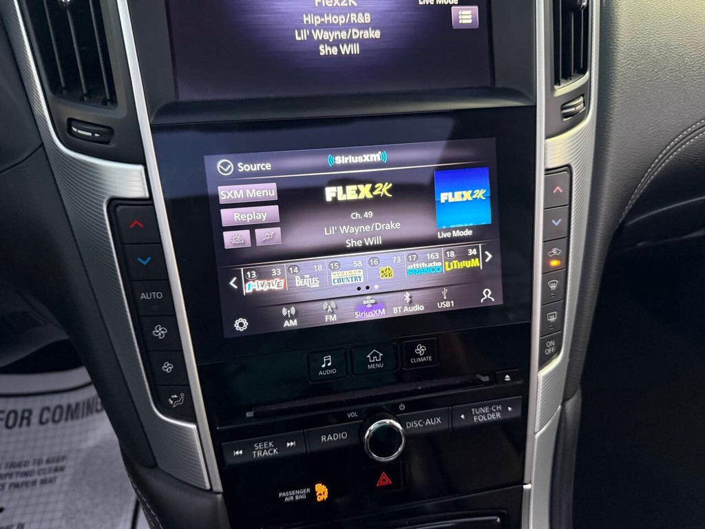 INFINITI Q50 Vehicle Full-screen Gallery Image 27