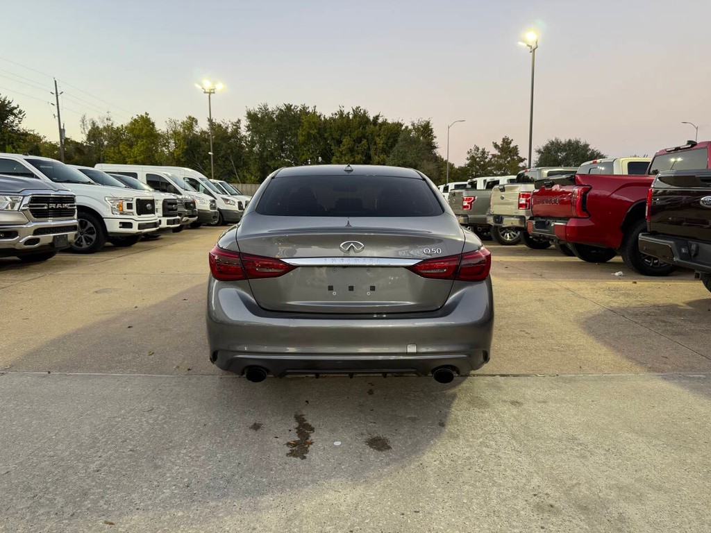 INFINITI Q50 Vehicle Full-screen Gallery Image 38