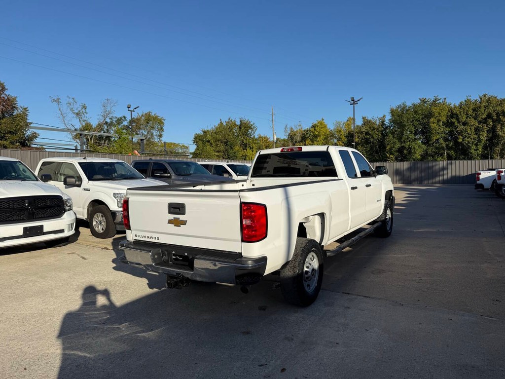 Chevrolet Silverado 2500HD Vehicle Full-screen Gallery Image 05