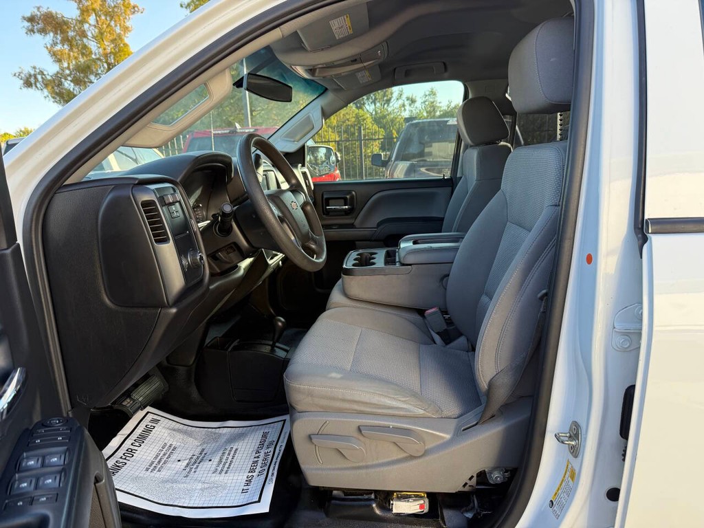 Chevrolet Silverado 2500HD Vehicle Full-screen Gallery Image 07