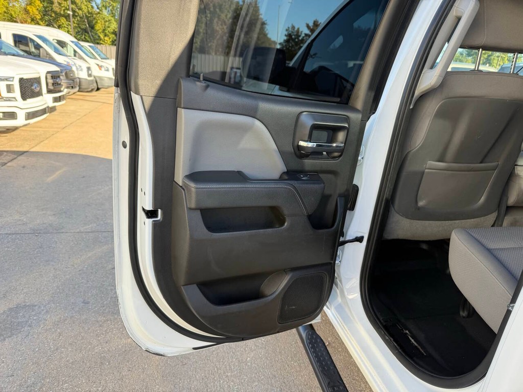 Chevrolet Silverado 2500HD Vehicle Full-screen Gallery Image 14