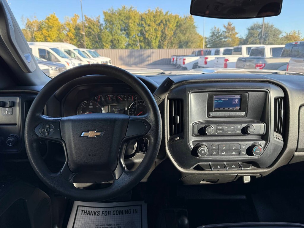 Chevrolet Silverado 2500HD Vehicle Full-screen Gallery Image 21