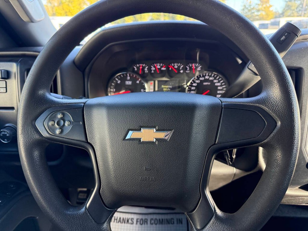 Chevrolet Silverado 2500HD Vehicle Full-screen Gallery Image 23