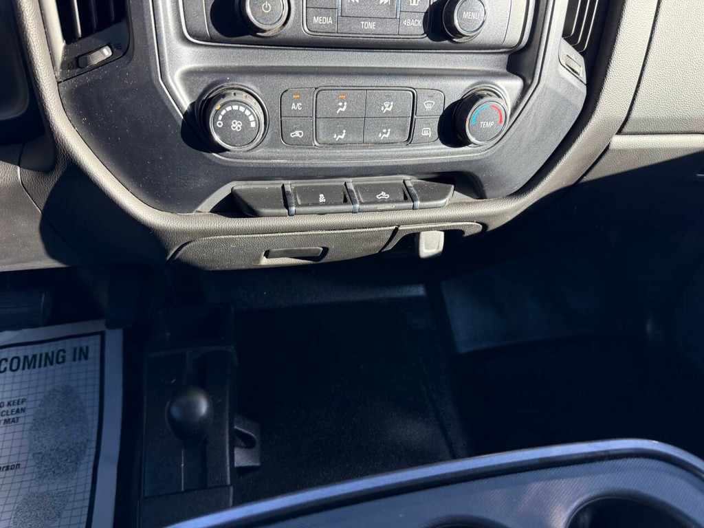 Chevrolet Silverado 2500HD Vehicle Full-screen Gallery Image 27