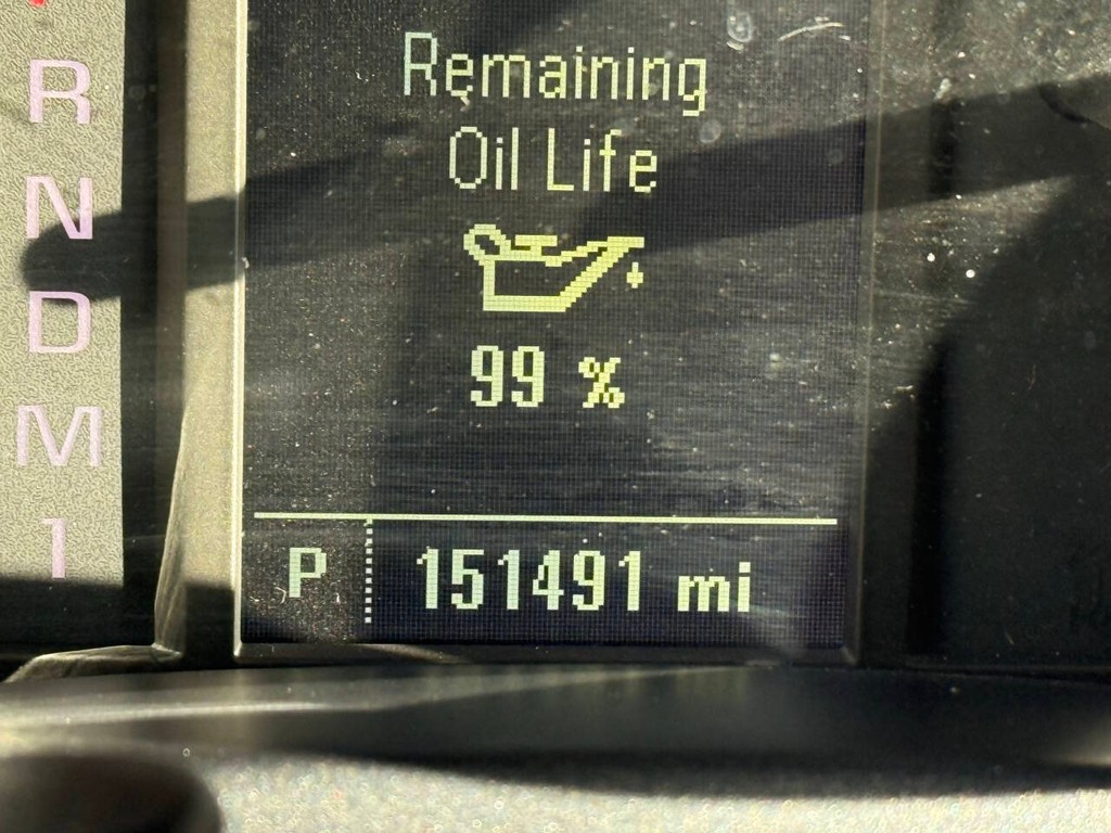 Chevrolet Silverado 2500HD Vehicle Full-screen Gallery Image 31