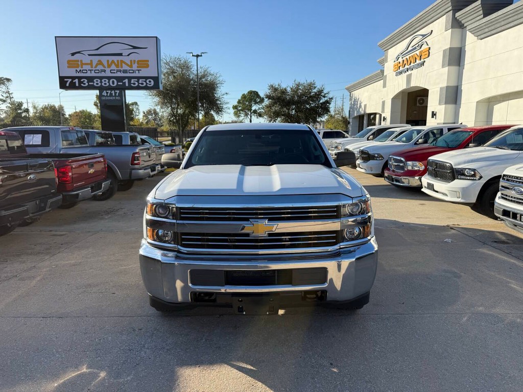 Chevrolet Silverado 2500HD Vehicle Full-screen Gallery Image 38