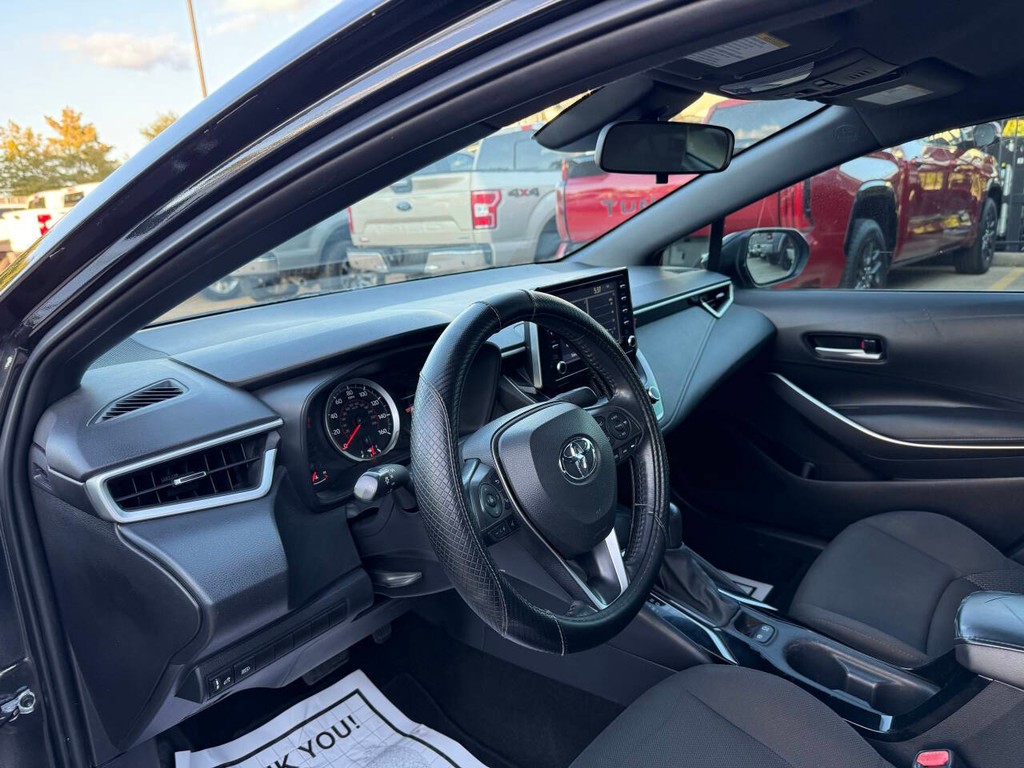 Toyota Corolla Vehicle Full-screen Gallery Image 06