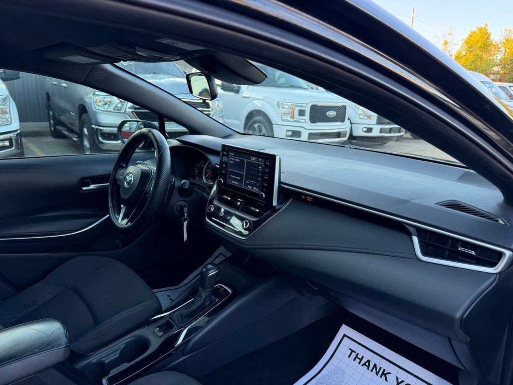 Toyota Corolla Vehicle Full-screen Gallery Image 09