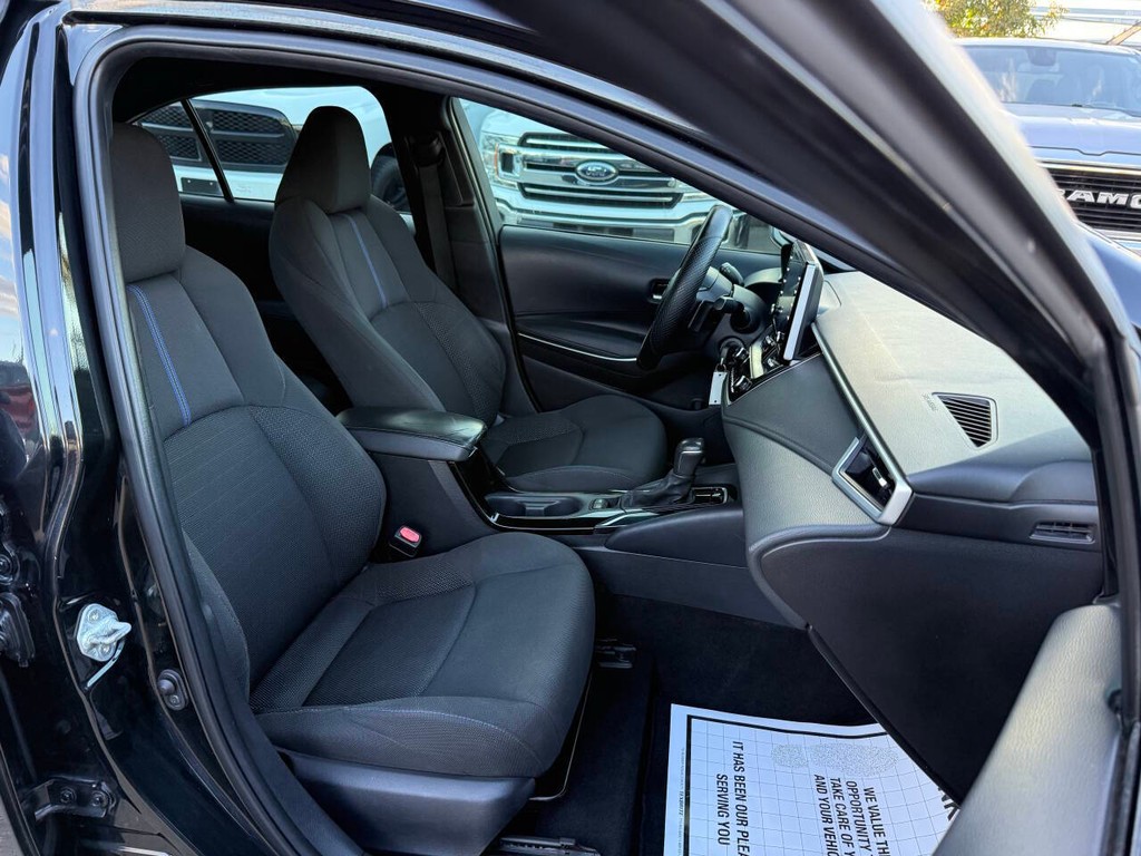 Toyota Corolla Vehicle Full-screen Gallery Image 10