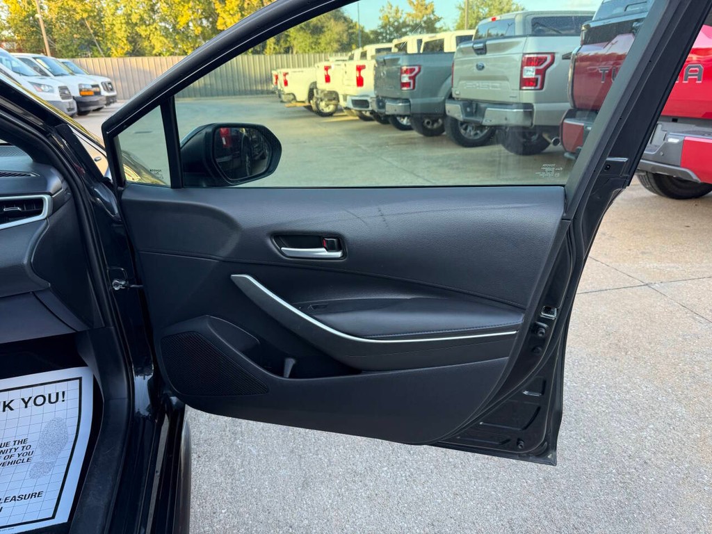 Toyota Corolla Vehicle Full-screen Gallery Image 11