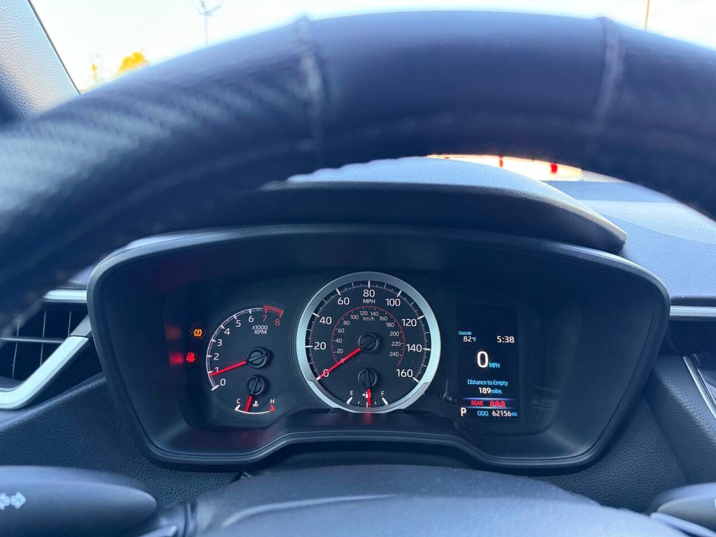 Toyota Corolla Vehicle Full-screen Gallery Image 30