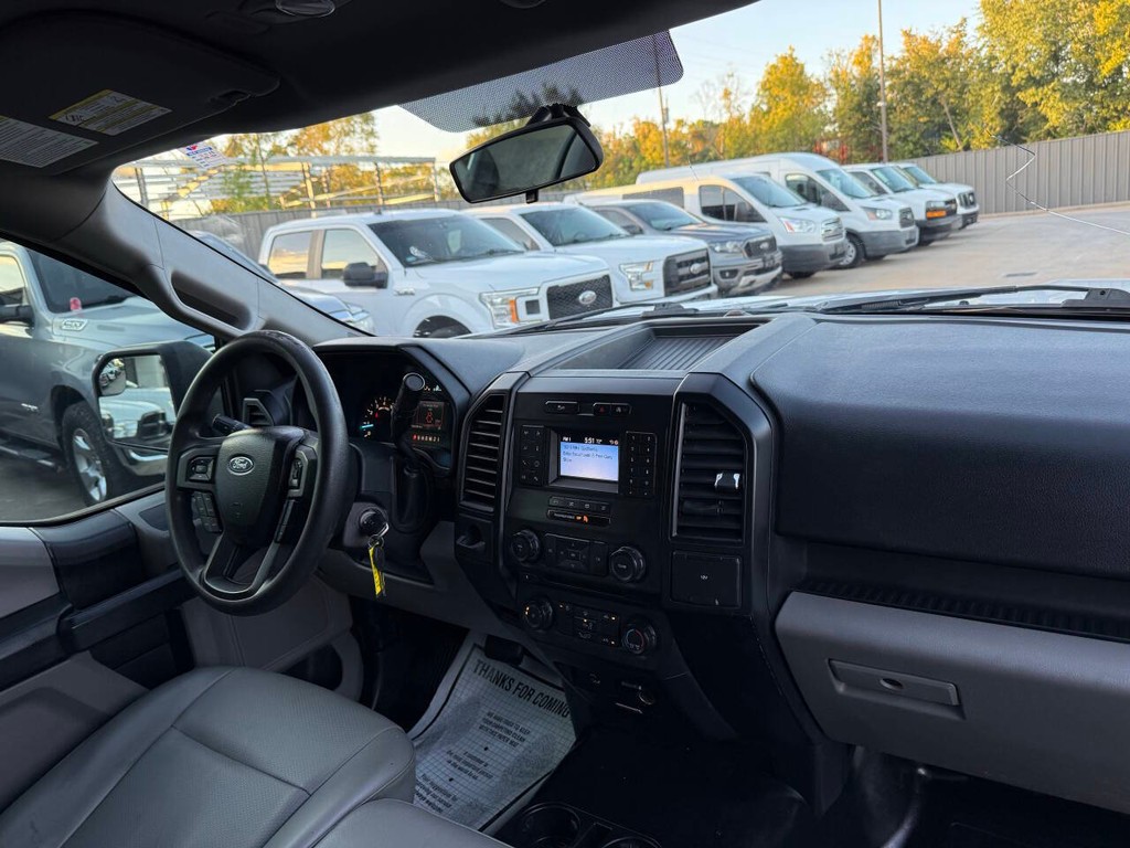 Ford F-150 Vehicle Full-screen Gallery Image 11