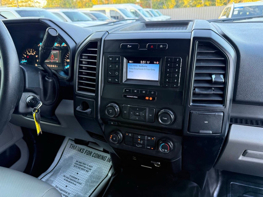 Ford F-150 Vehicle Full-screen Gallery Image 16