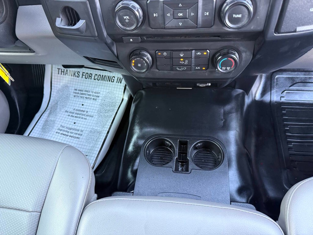 Ford F-150 Vehicle Full-screen Gallery Image 21