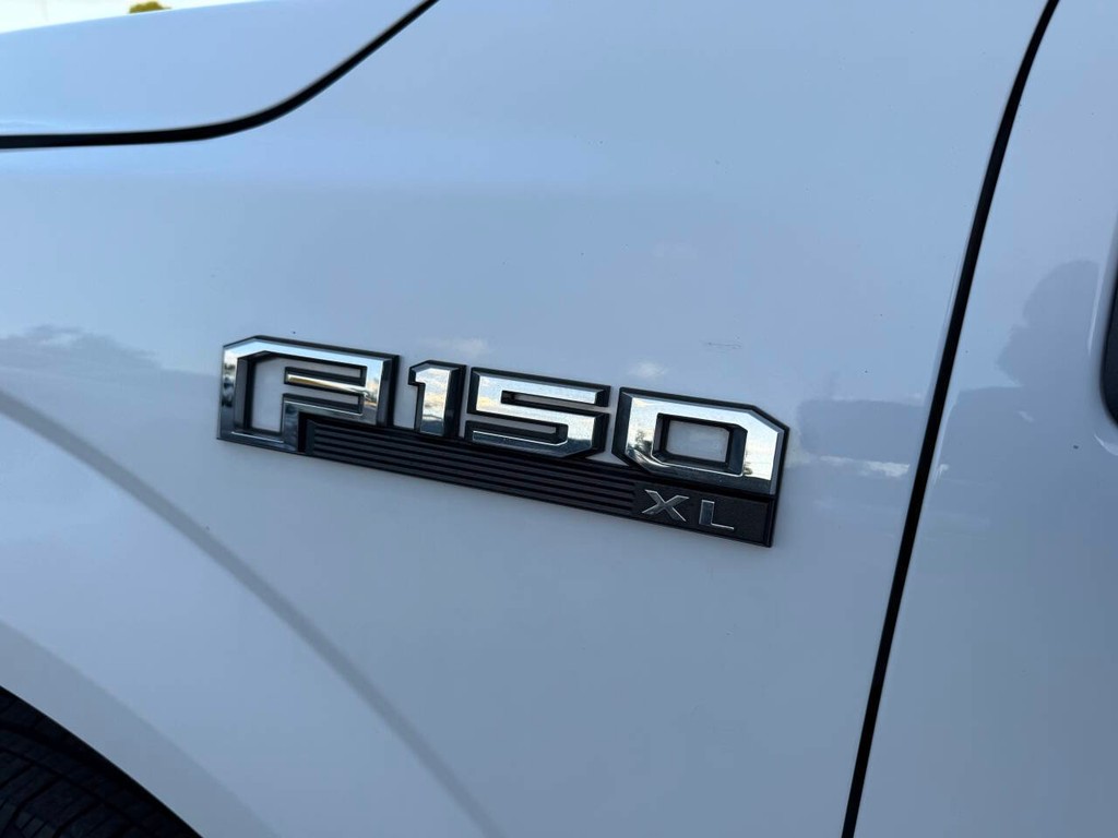 Ford F-150 Vehicle Full-screen Gallery Image 28