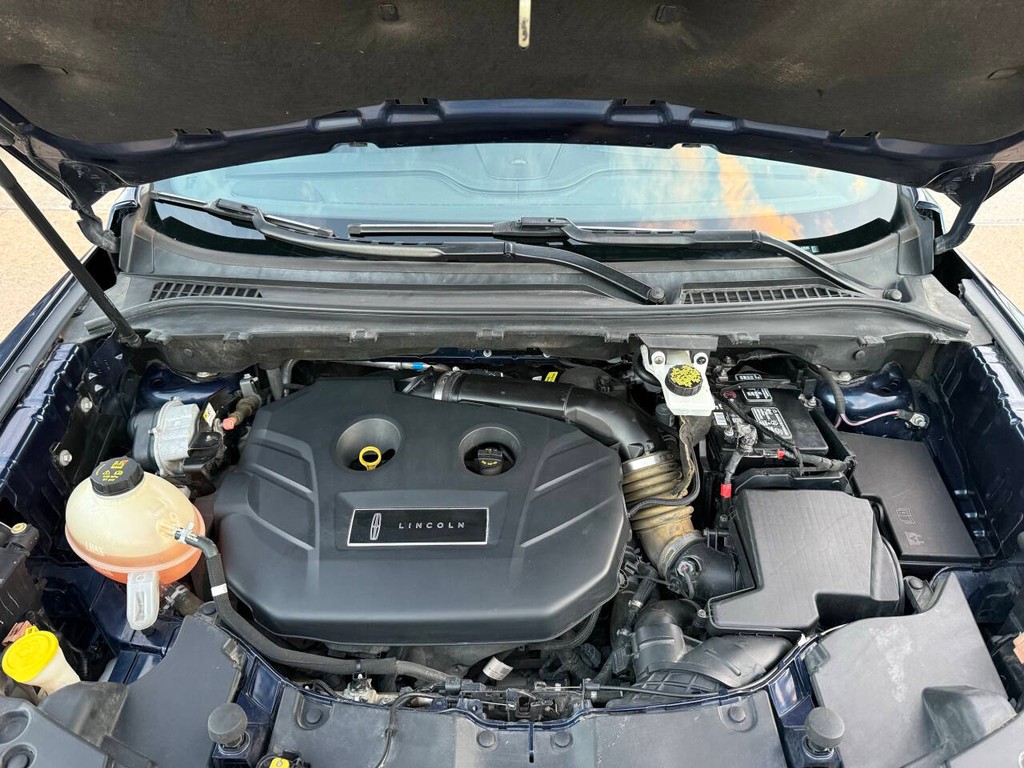 Lincoln MKC Vehicle Full-screen Gallery Image 34