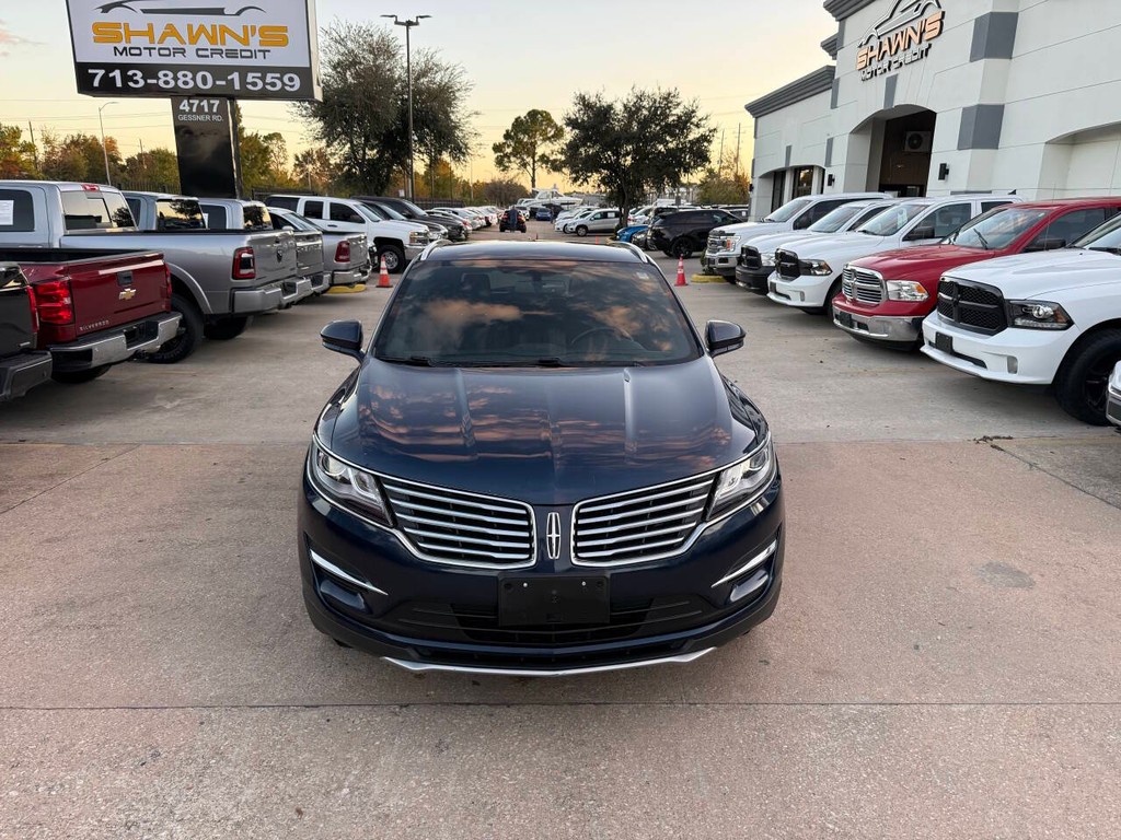 Lincoln MKC Vehicle Full-screen Gallery Image 39